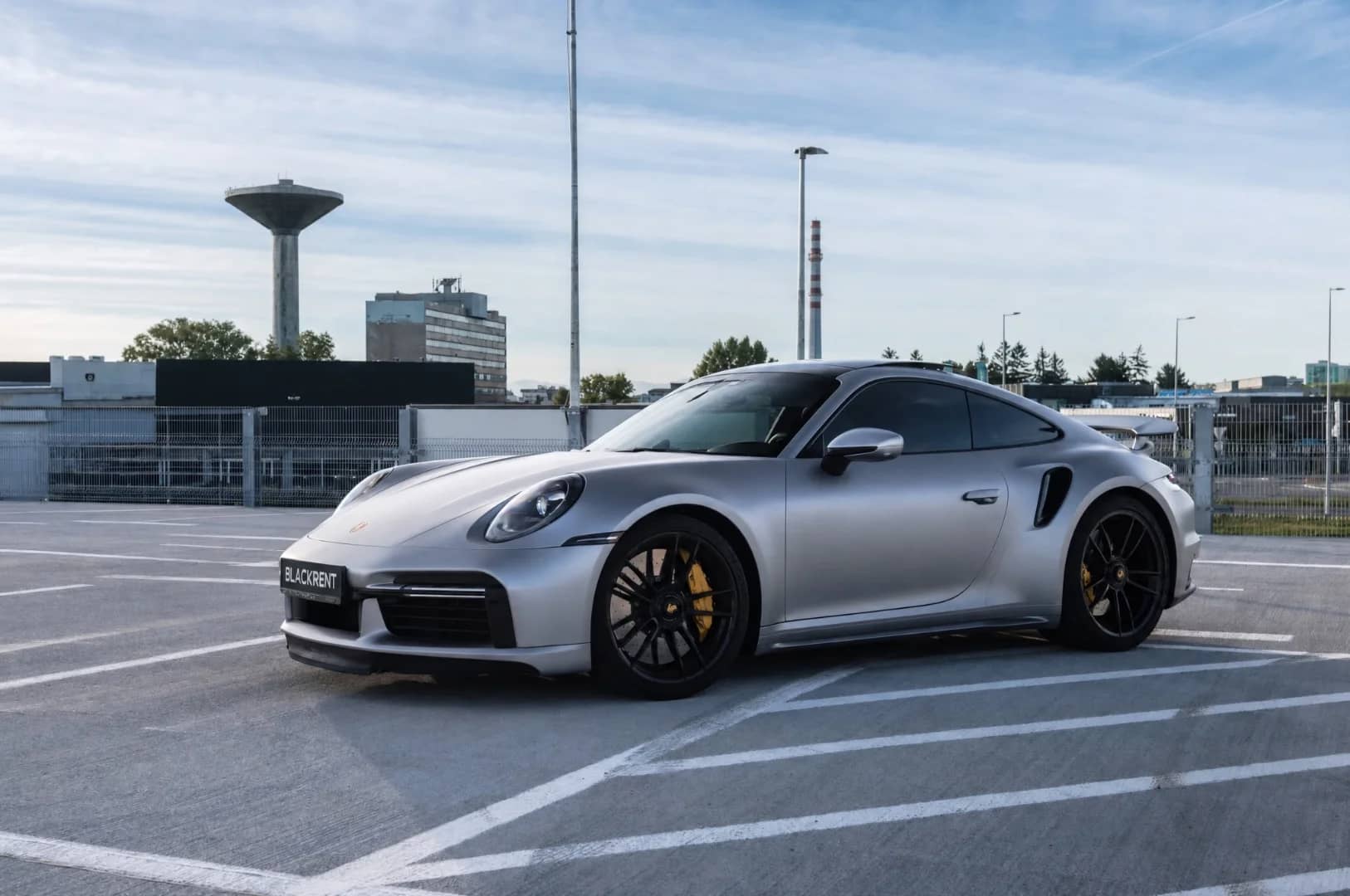 Porsche 911 2021 - Kliknutím zobrazíte detail vozidla Porsche 911 2021 petrol - Náhľad prémiového vozidla v BlackRent autopožičovni na Slovensku za 373,50€/deň