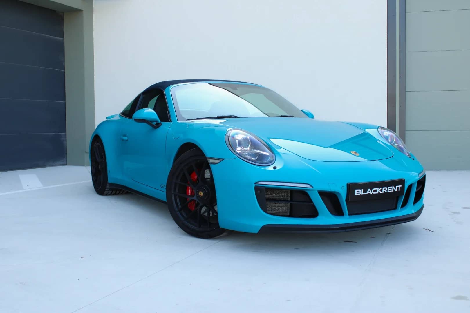 Porsche 911 2019 - Kliknutím zobrazíte detail vozidla Porsche 911 2019 petrol - Náhľad prémiového vozidla v BlackRent autopožičovni na Slovensku za 190,00€/deň
