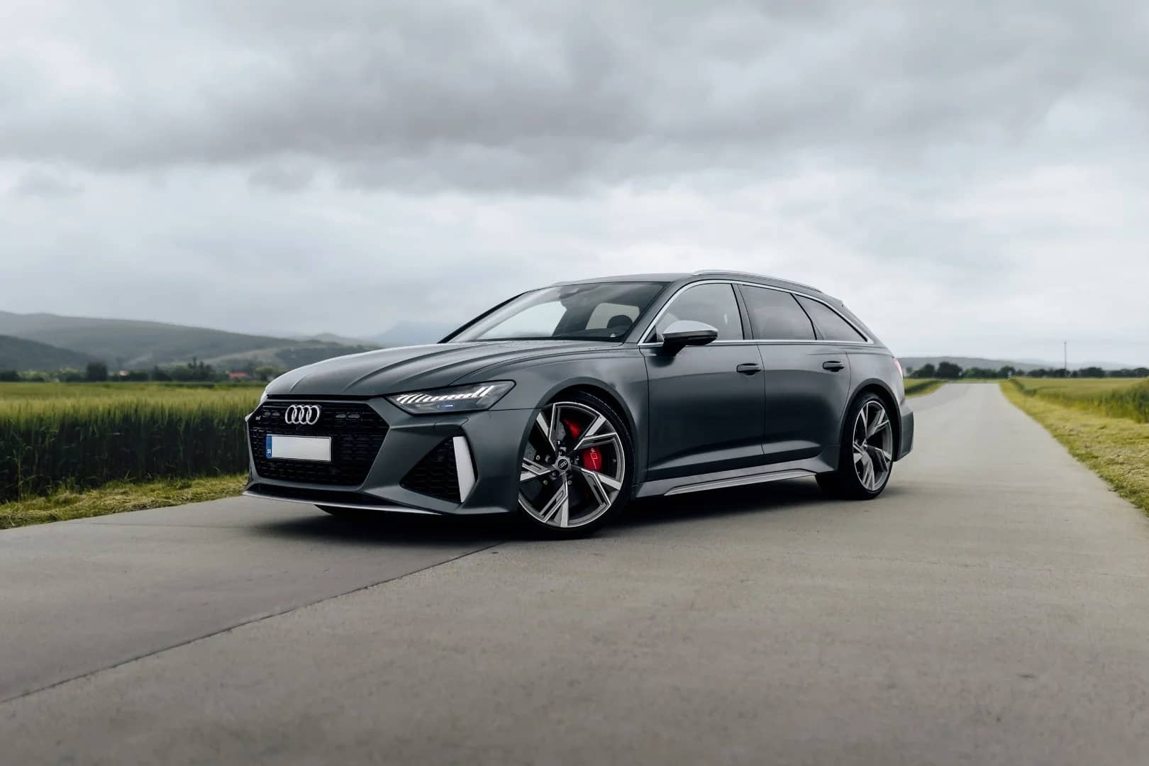 Audi RS6 2020 - Kliknutím zobrazíte detail vozidla Audi RS6 2020 petrol - Náhľad prémiového vozidla v BlackRent autopožičovni na Slovensku za 150,00€/deň