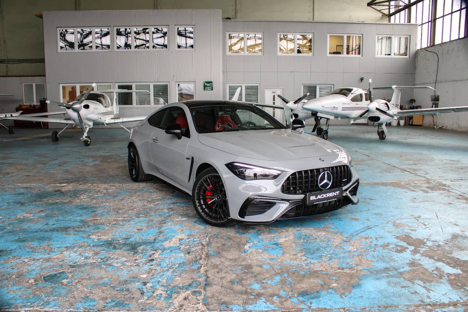Mercedes-Benz CLE 2024 - Kliknutím zobrazíte detail vozidla Mercedes-Benz CLE 2024 petrol - Náhľad prémiového vozidla v BlackRent autopožičovni na Slovensku za 120,00€/deň